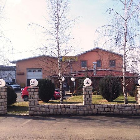 Hotel Derby Orasje 외부 사진