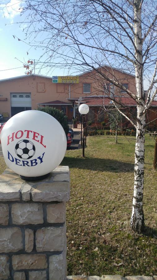 Hotel Derby Orasje 외부 사진