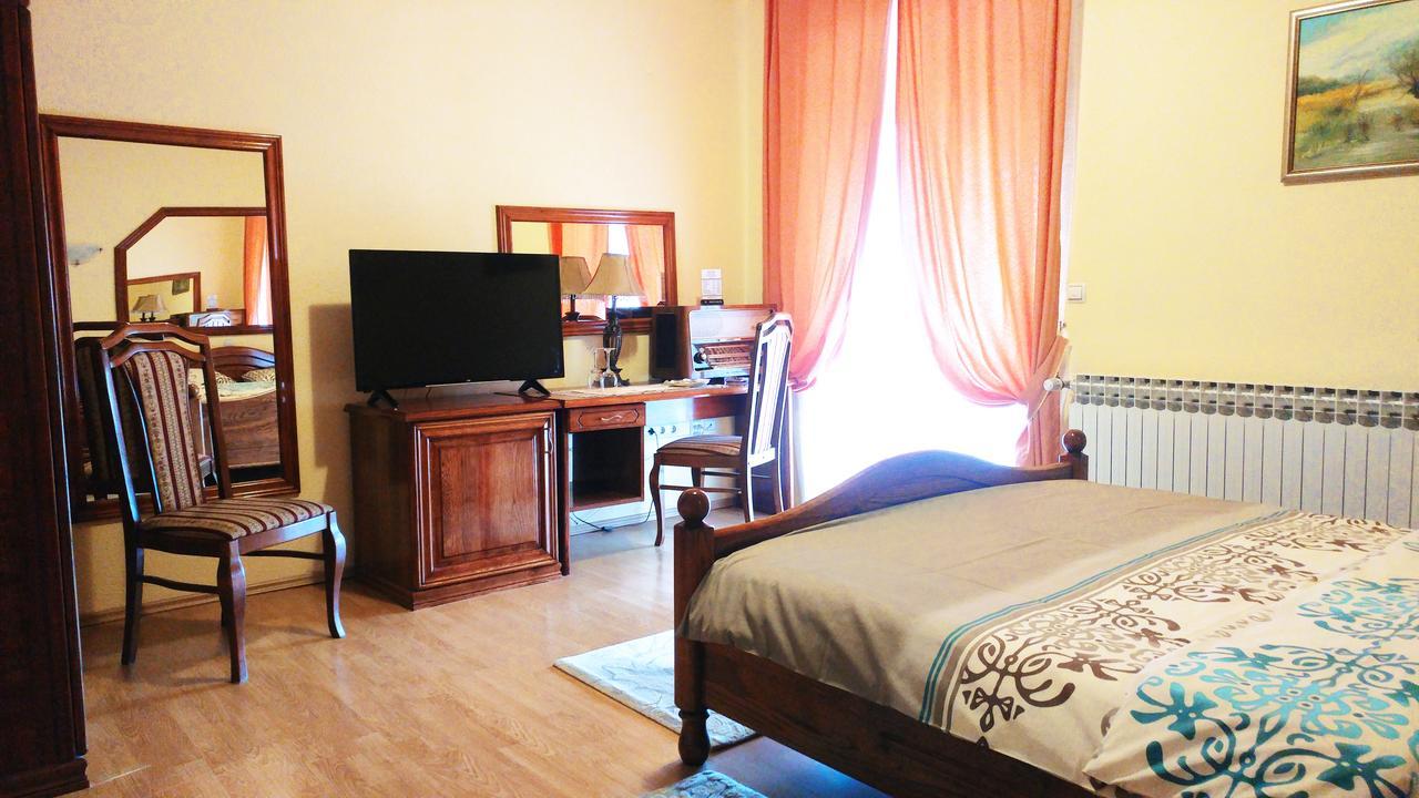 Hotel Derby Orasje 외부 사진