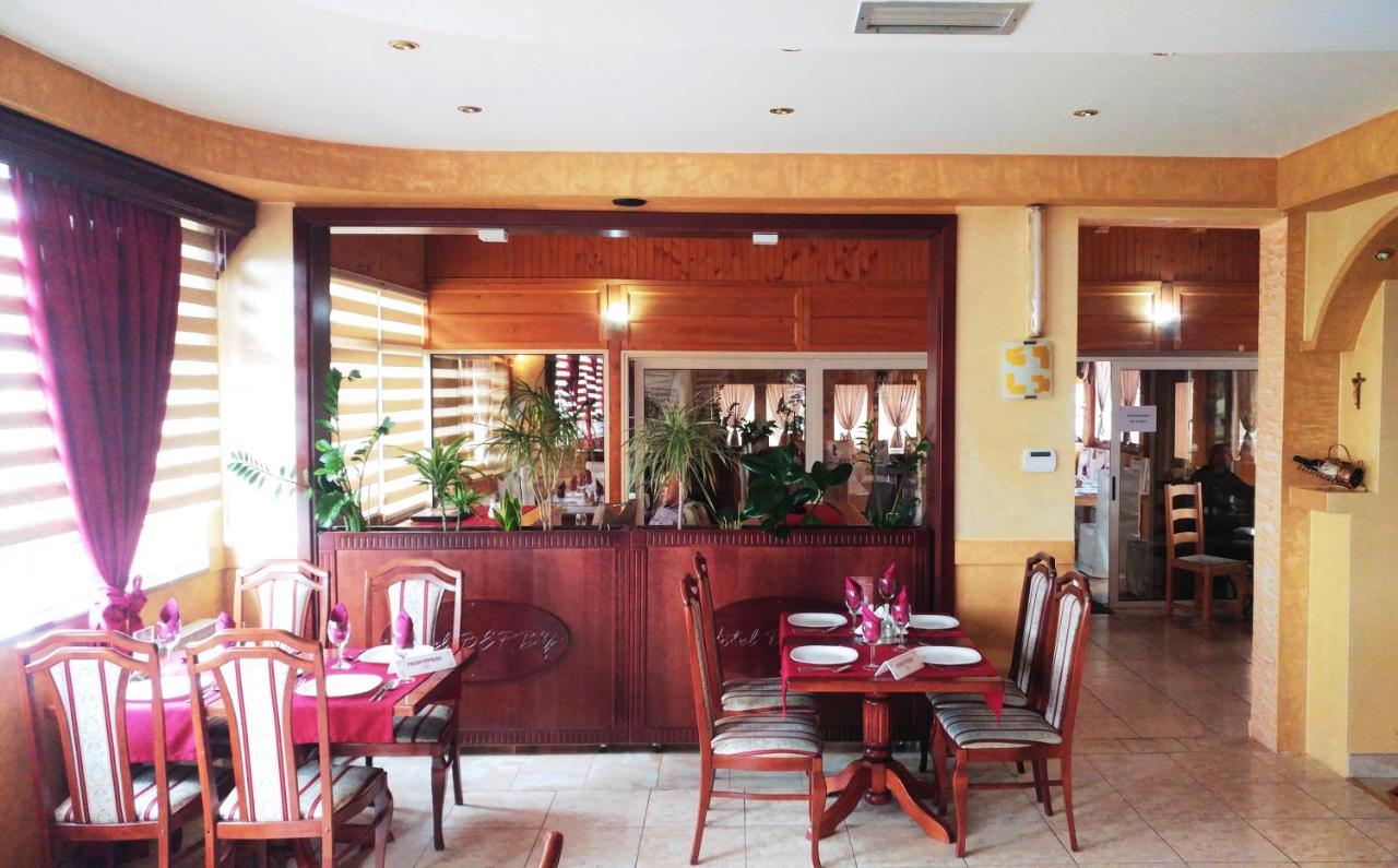 Hotel Derby Orasje 외부 사진