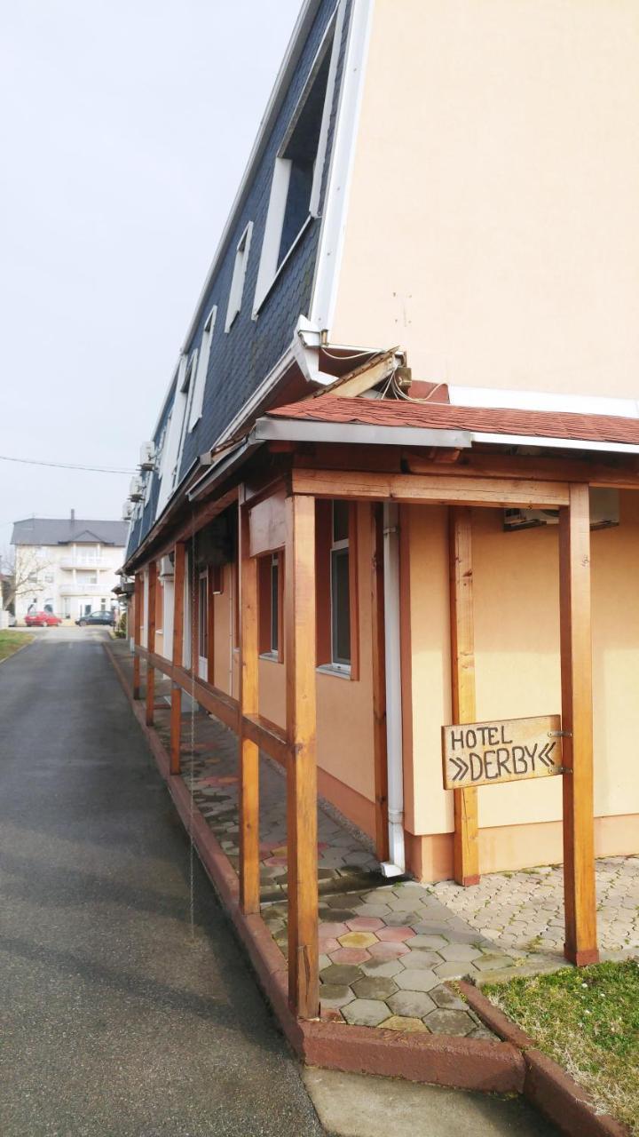 Hotel Derby Orasje 외부 사진