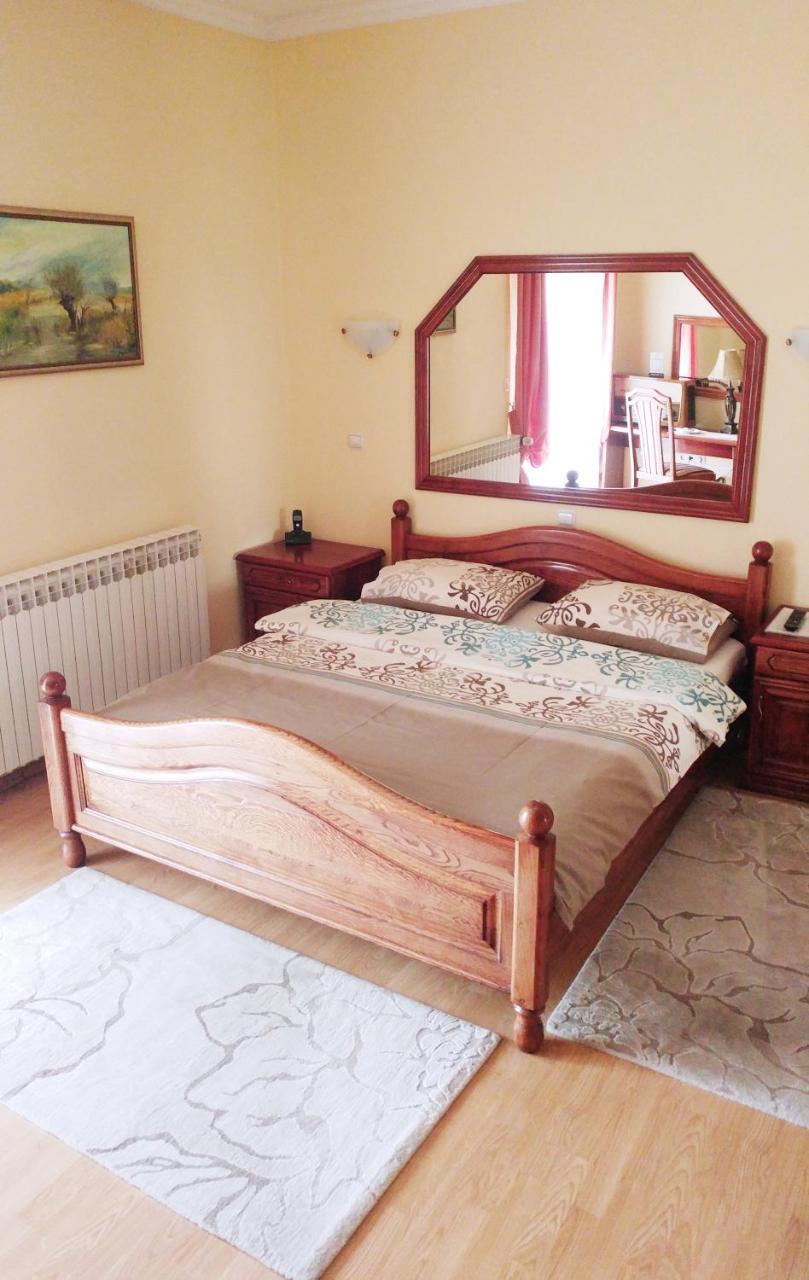 Hotel Derby Orasje 외부 사진