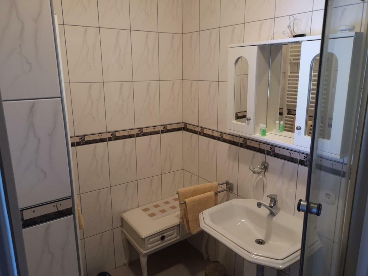 Hotel Derby Orasje 외부 사진